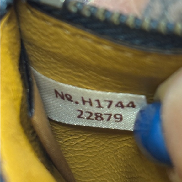 Coach 1941 Soho Crossbody in Glovetanned Leather Midnight Navy with Link Strap - Picture 12 of 12